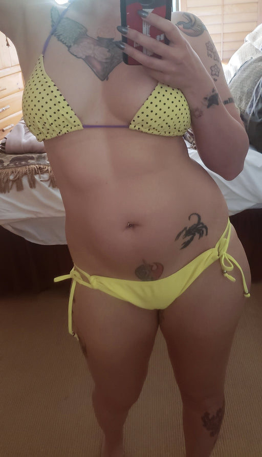tattooed inked full-figured big tits breast blond