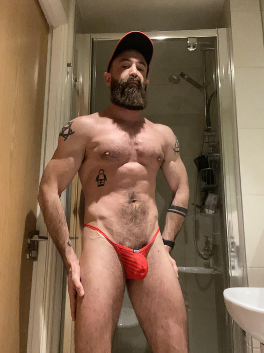 Bearded CJ - findr.fans