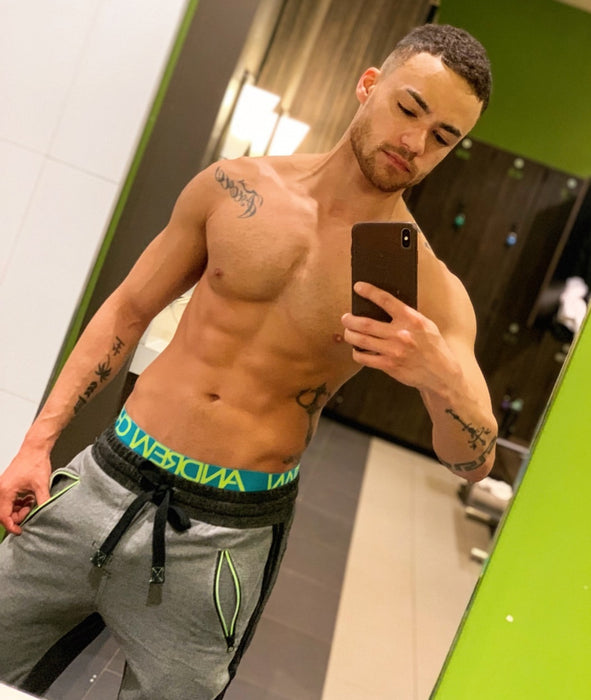 Beaux Banks - findr.fans