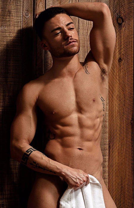 Beaux Banks - findr.fans