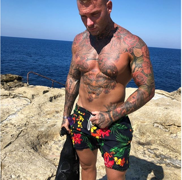 Billy Essex - findr.fans
